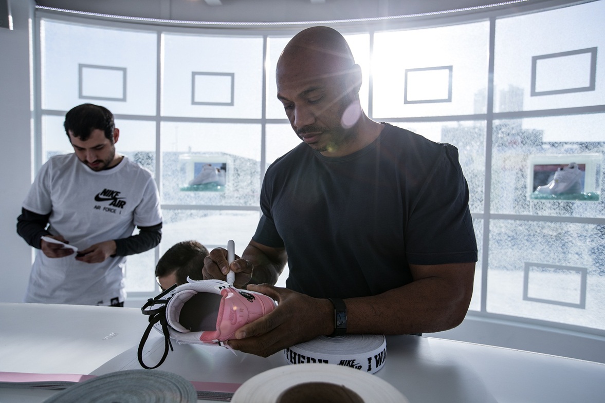 NIKE تحتفل بمرور 35 عاماً على إطلاق حذاءAIR FORCE 1  الشهير في SOLE DXB